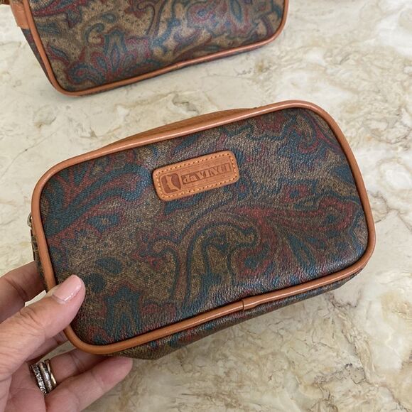 Contessa Da Vinci Paisley Print Faux Leather Crossbody & 2 Matching Clutches - Picture 7 of 15